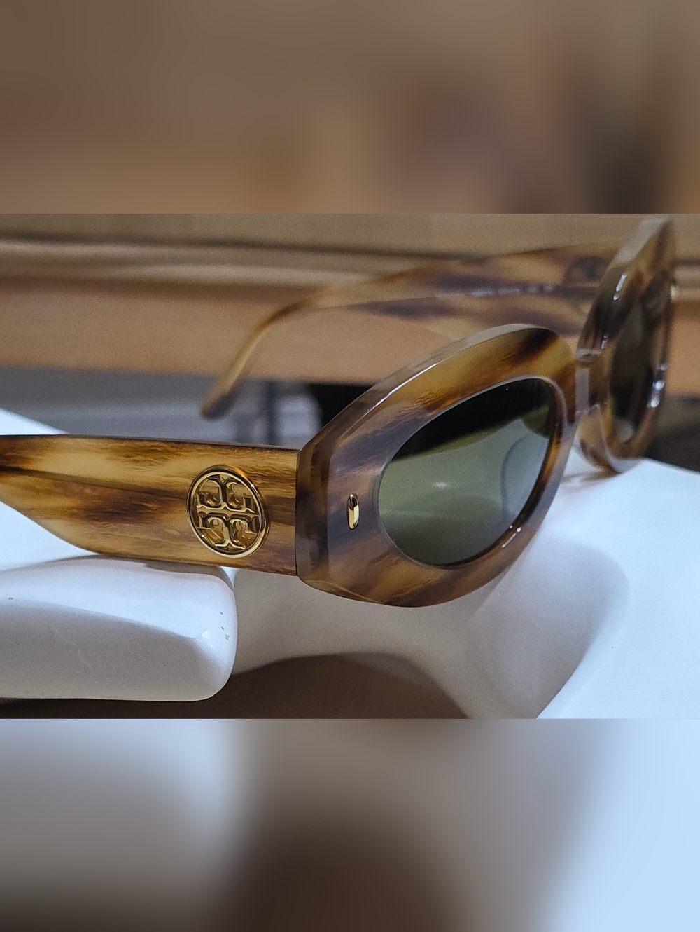 TORY BURCH TORTOISE SUNGLASSES W/ CASE EXCELLENT CONDITION NO SCRATCHES - Picture 4 of 7